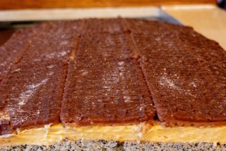 Desert prajitura cu mac, vanilie si biscuiti