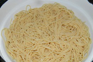 Briose de spaghete cu branza