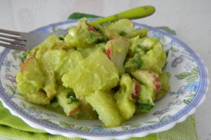Salata orientala de post cu maioneza din avocado