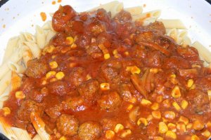 Penne Rigate cu chiftelute