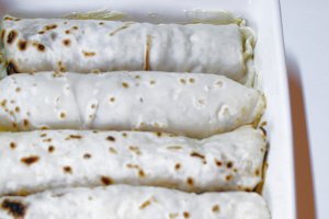 Clatite umplute cu carne tocata