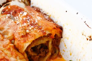Clatite umplute cu carne tocata