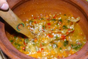 Orez cu legume si carne de porc la oala de lut
