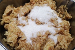 Desert prajitura cu mere si nuci