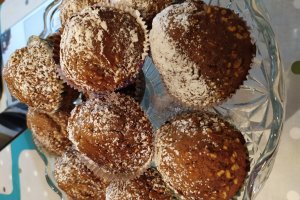 Desert briose cu ciocolata si alune