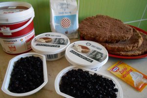 Tort cu crema de mascarpone si jeleu de afine - 3 ani de bucataras