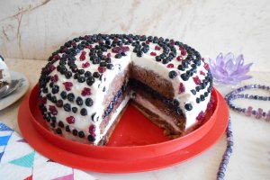 Tort cu crema de mascarpone si jeleu de afine - 3 ani de bucataras