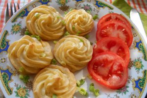 Cartofi Duchesse, cu branza sarata