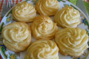Cartofi Duchesse, cu branza sarata