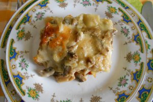 Lasagna cu ciuperci si sos bechamel