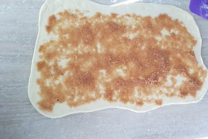 Desert rulouri umplute cu mere, reteta de post