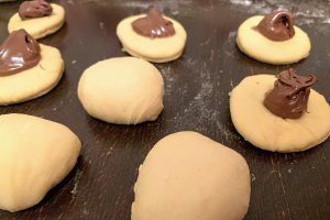Desert Buchteln sau gogosi umplute cu Nutella, la cuptor