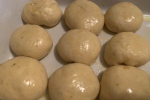 Desert Buchteln sau gogosi umplute cu Nutella, la cuptor