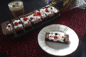 Dsert pandispan cu dulceata