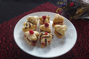 Desert foietaj cu frisca