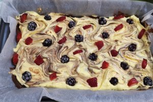 Desert brownie cheesecake
