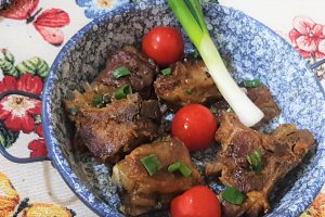 Costite de miel cu leurda si ceapa verde