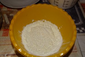 Desert tort cu crema lamaie -Paste 2020