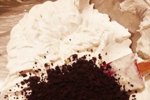 Desert tort cu crema de banane si oreo