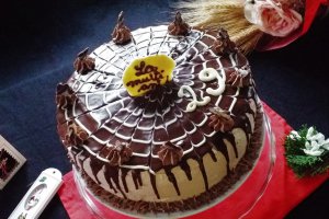 Desert tort cu crema de cafea si ciocolata