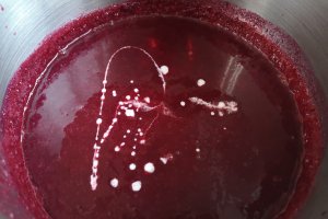 Desert prajitura cu foi, crema de lamaie si jeleu de zmeura