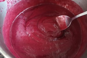 Desert prajitura cu foi, crema de lamaie si jeleu de zmeura