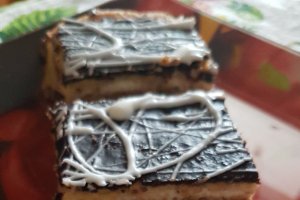 Desert prajitura cremoasa alb si negru