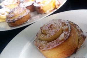 Desert briosa Melc cu gem de prune