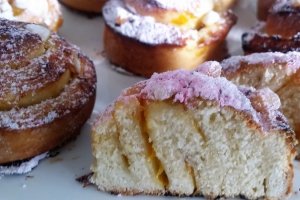 Desert briosa Melc cu gem de prune