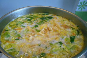 Ciorba de salata verde, cu afumatura