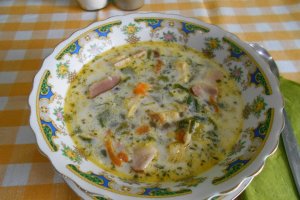 Ciorba de salata verde, cu afumatura