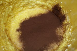 Briose cu banane si ciocolata