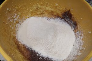 Briose cu banane si ciocolata