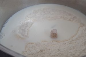 Chifle pufoase cu usturoi  - fara framantare