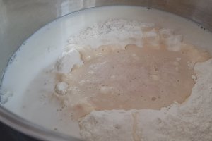 Chifle pufoase cu usturoi  - fara framantare