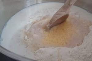 Chifle pufoase cu usturoi  - fara framantare