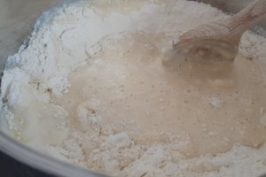 Chifle pufoase cu usturoi  - fara framantare