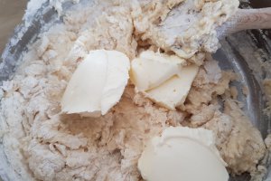 Chifle pufoase cu usturoi  - fara framantare