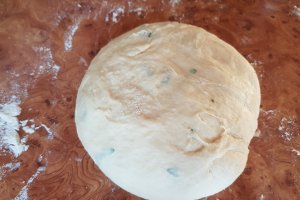 Chifle pufoase cu usturoi  - fara framantare