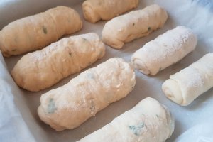 Chifle pufoase cu usturoi  - fara framantare