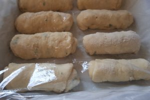 Chifle pufoase cu usturoi  - fara framantare