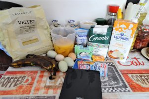 Desert prajitura cu banane si piersici