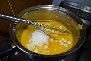 Desert prajitura cu banane si piersici