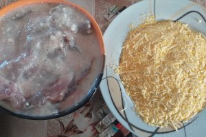 Snitel de porc in crusta de malai