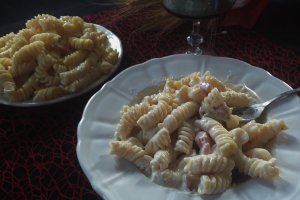 Paste cu smantana