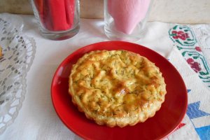 Mini tarte cu branza sarata si marar