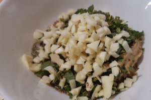 Piept de curcan marinat in crusta de mustar si ierburi aromatice la cuptor