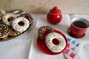 Desert gogosi la cuptor, glazurate cu ciocolata
