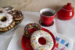 Desert gogosi la cuptor, glazurate cu ciocolata