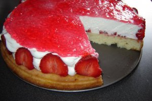 Tort cu capsuni si iaurt